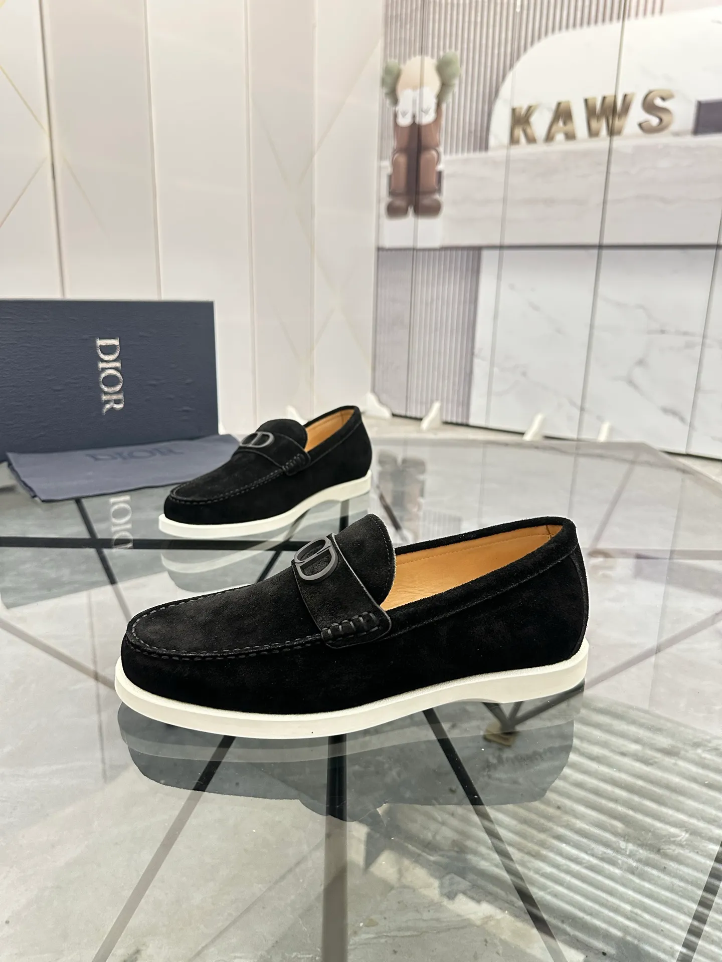 Selling men's shoes 💰: 💰P440¥ Product trademark: Dio* "Dior*" slip-on shoes Regular size: 39-44 (can be customized to 45.46) Product materials: imported nubuck leather upper, cowhide lining, original outsole. Number: 628